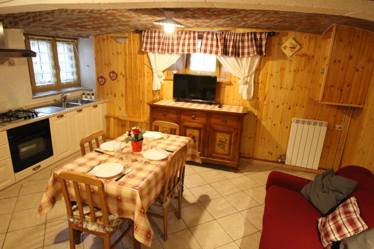 Apartamento L'Ermellino Bilocale In Centro - Affitti Brevi Italia Brusson Exterior foto