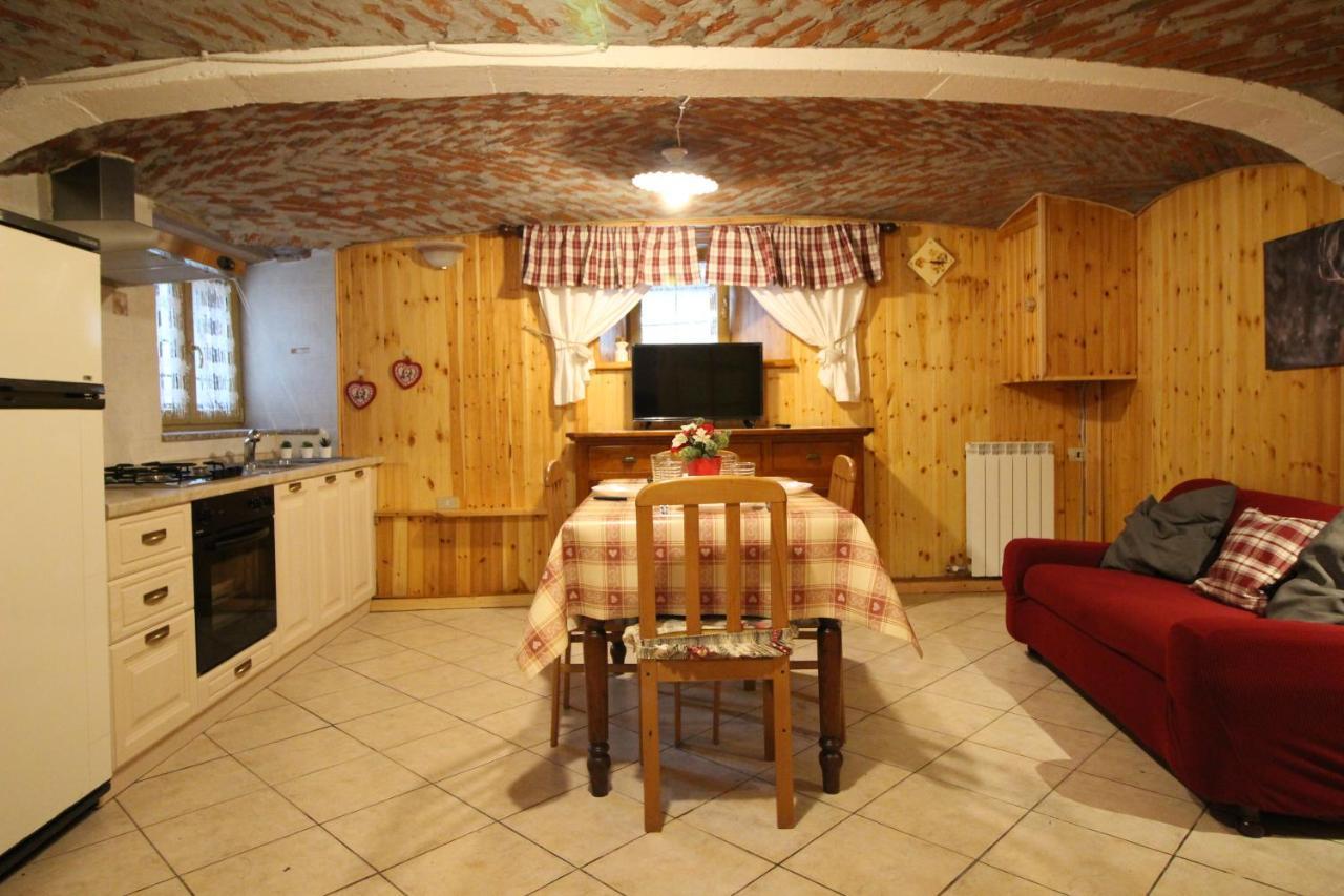 Apartamento L'Ermellino Bilocale In Centro - Affitti Brevi Italia Brusson Exterior foto